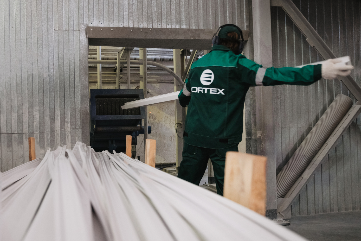 Измельчение отходов ПВХ профиля