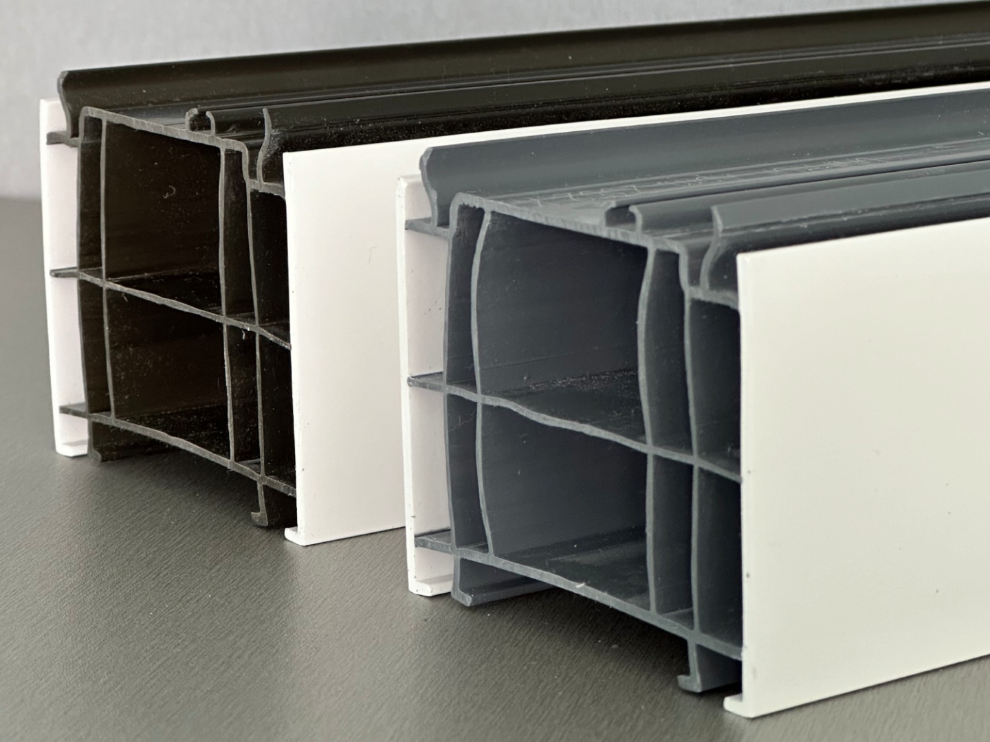 ПВХ профиль из первичного и вторичного сырья